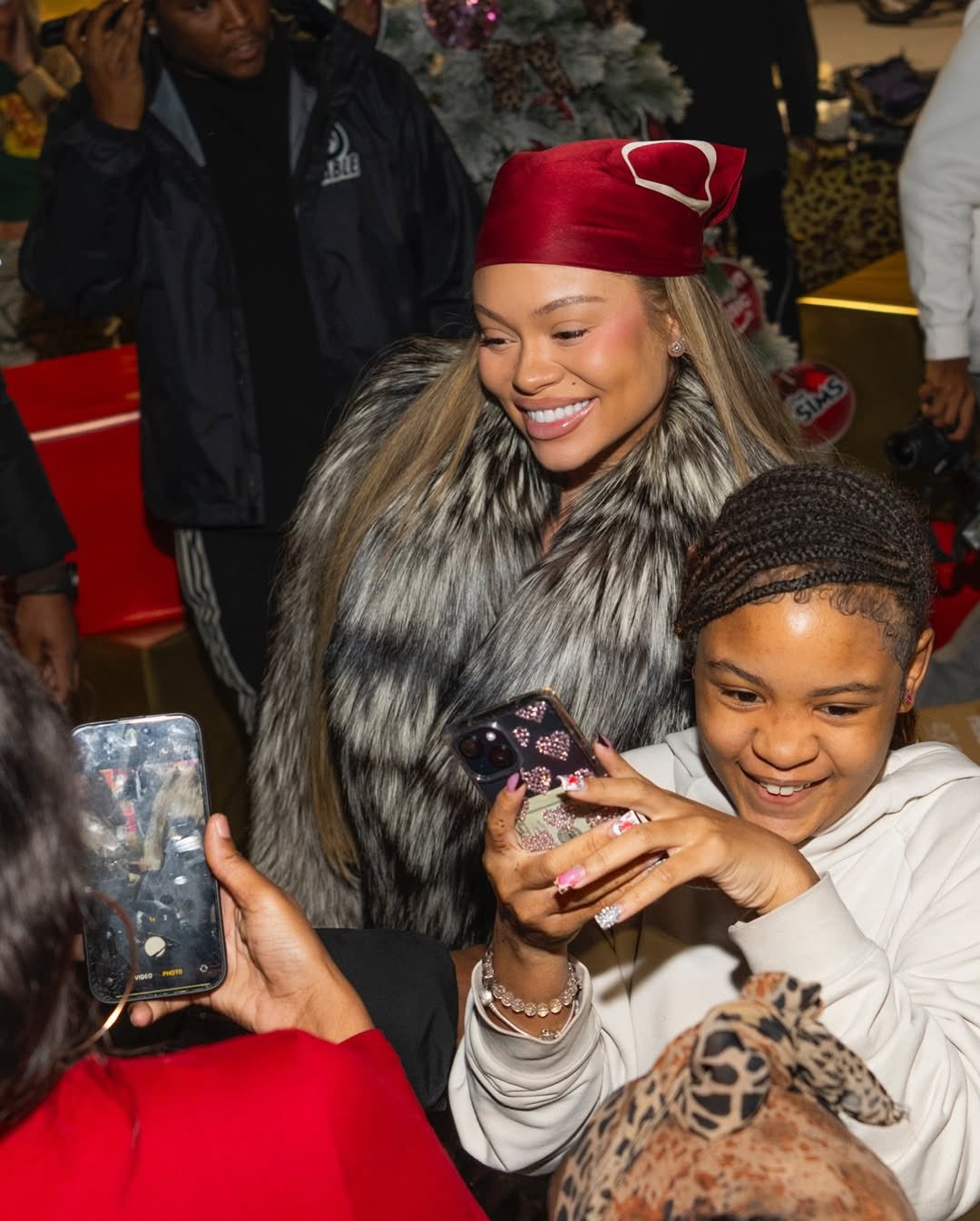 Latto's Christmas in Clayco charity giveaway